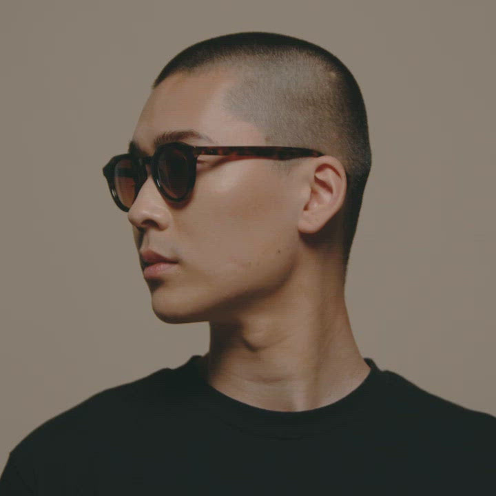 Load video: Tens Carter Original / Sand Crystal Original / Honeycomb Original / Grey Crystal Sunglasses Male Model Video