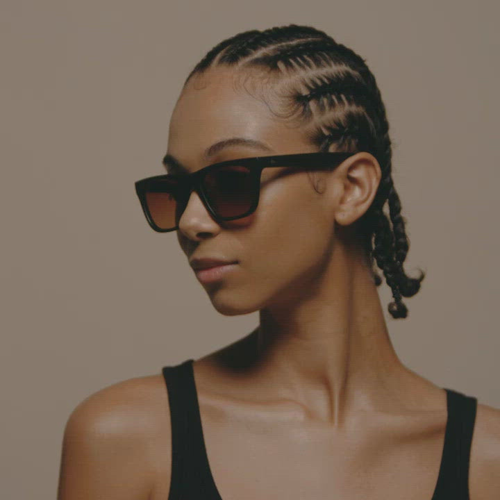 Load video: Tens Flint Evergreen / Charcoal Sunglasses Female Model Video