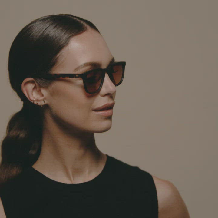 Load video: Tens Weston Spectachrome / Grey Crystal Spectachrome / Matte Black Spectachrome / Maple Sunglasses Female Model Video