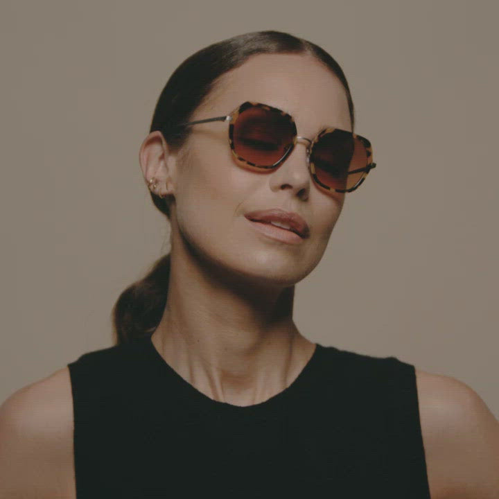 Tens Petra Tropic High / Mint Crystal Gunmetal Tropic High / Fern Gold Sunglasses Female Model Video