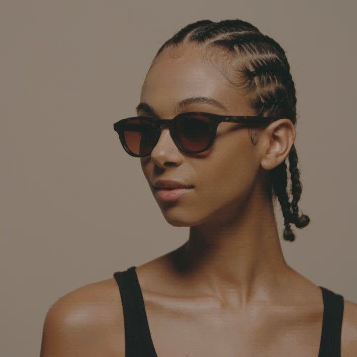 Load video: Tens Dustin Compact Evergreen / Grey Crystal Sunglasses Female Model Video